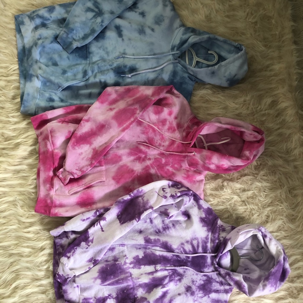 Custom tie dye hoodies!